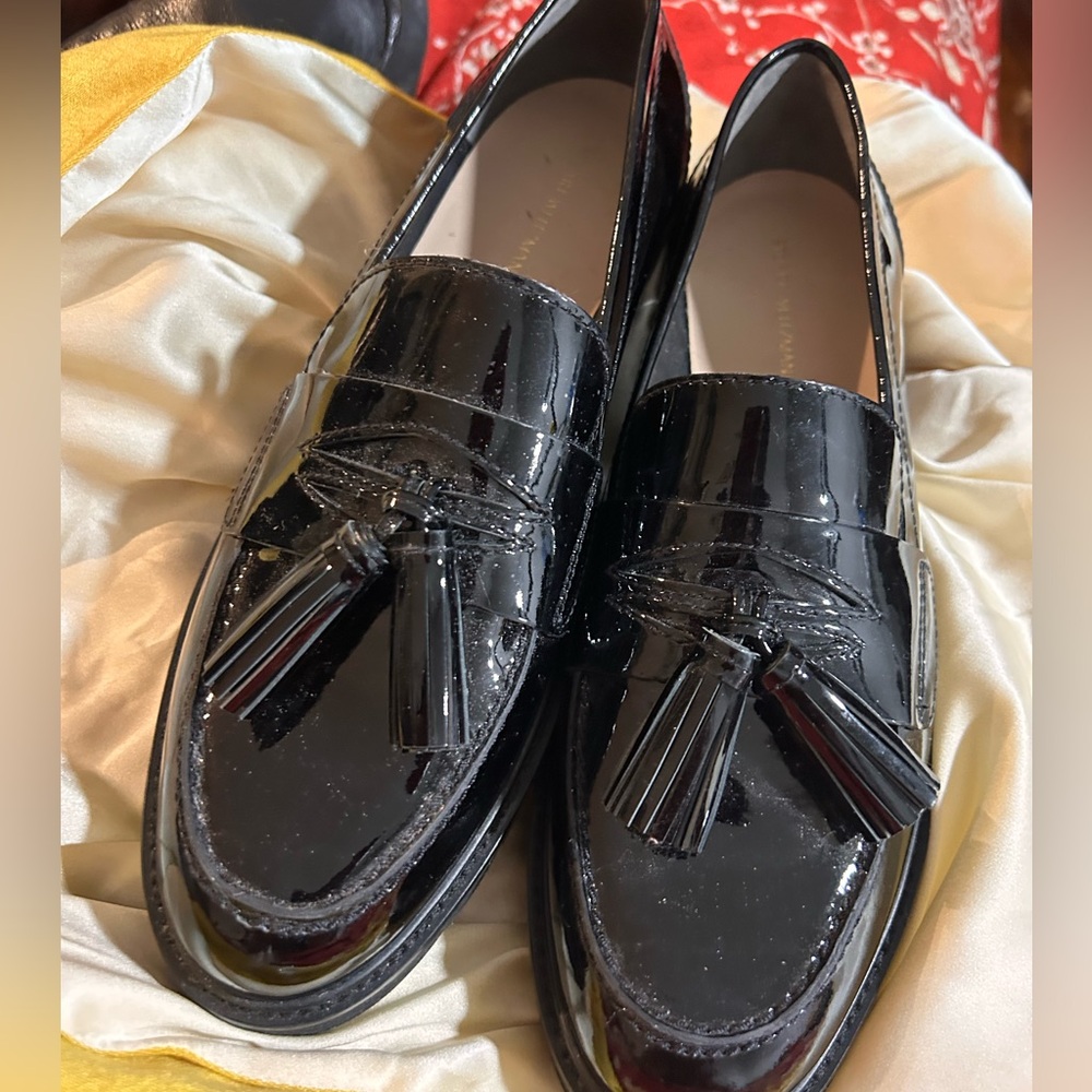 COPY - New out of the box Stuart Weitzmann patent leather black shoe.  Size 8 1…